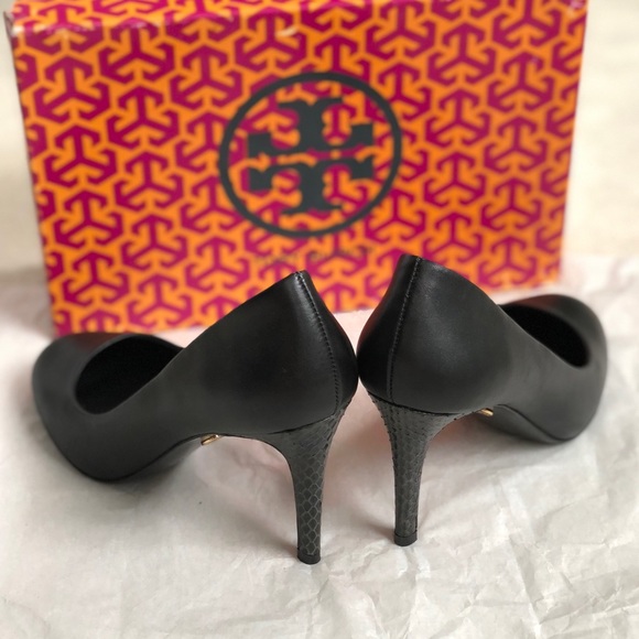 [Pre-loved] Tory Burch Mabel Black Leather Pumps - Picture 4 of 8